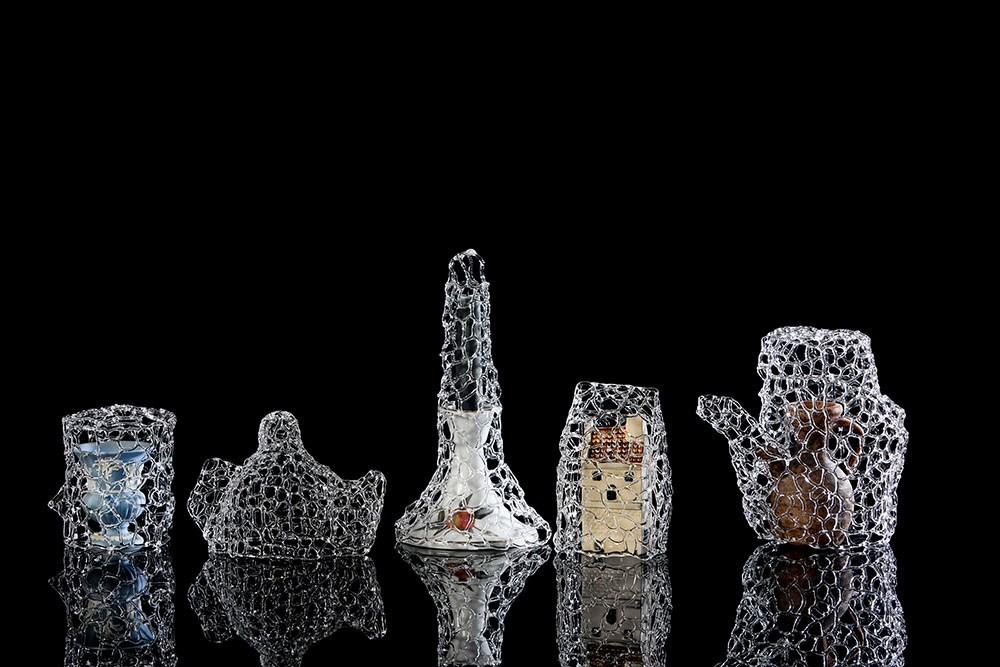 Porous Presences Porous Presences